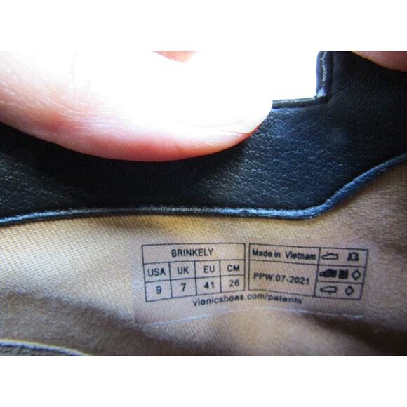 Vionic Womens Size 9 M Black Leather Zip Ankle Fashion Boots Bootie - Picture 10 of 11